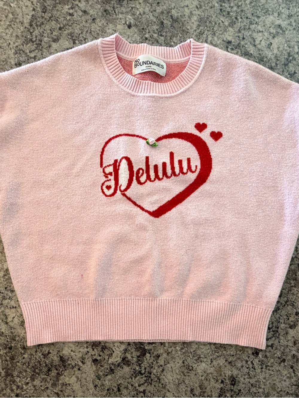 No Boundaries Juniors M 8-10 Delulu Heart Pink Sweater Pullover